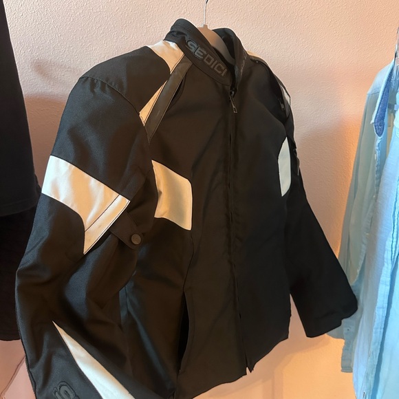 size M
SEDICI #16 MOTORCYCLE JACKET w/ ZIP OUT LINER BLACK - Picture 4 of 8